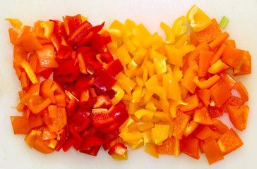 Geschnittener Paprika, rot, gelb, orange