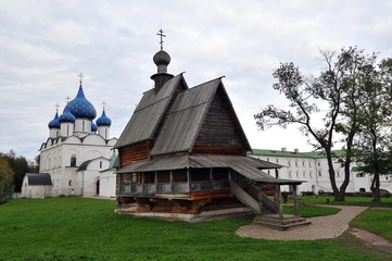Fototapeta na wymiar Wooden church of St. Nicholas in Suzdal, the Golden Ring of Russia
