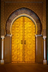 Goldene Tür des Königspalastes (Dar el Makhzen) in Fes bei Nacht, Marokko © Jose Ignacio Soto