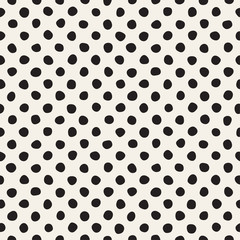 Rough Line Hand Drawn Circles. Vector Seamless Black and White Pattern.