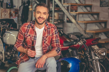 Obraz na płótnie Canvas Motorbike repair shop