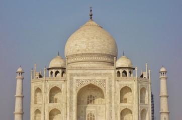 Obraz premium The landmark Taj Mahal monument, a UNESCO World Heritage Site, in Agra, India