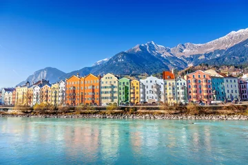 Zelfklevend Fotobehang Stadsgezicht van Innsbruck, Oostenrijk © adisa