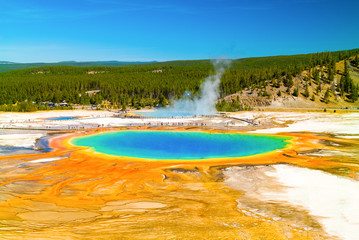 Yellowstone National Park.  Grand Prismatic Spring, Jackson Hole, Wyoming, USA.  Clear view from above. - obrazy, fototapety, plakaty