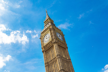 Fototapeta na wymiar Big Ben clock tower in London
