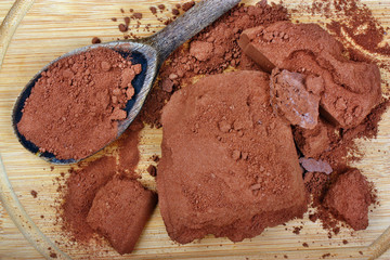 Fresh cocoa powder and cakes