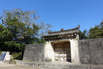 首里城の園比屋武御嶽石門
