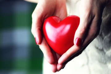 hand valentine heart woolen