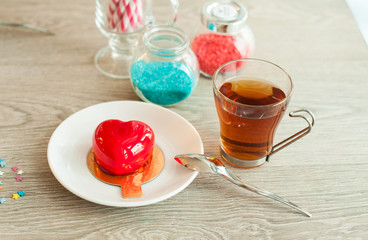 чай  с  муссовым  десертом  . баннер для кондитерской и кофейни. Вид сверху 