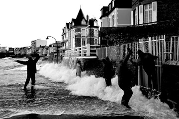 Fototapeta premium submergés par une vague