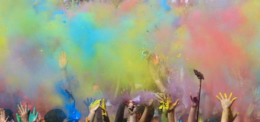 Plakat Holi festival with colorful hands 