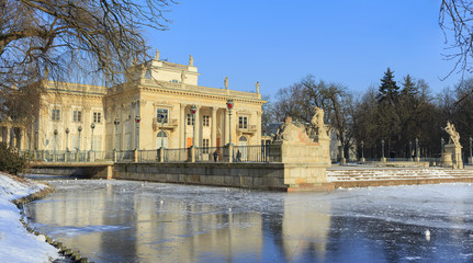Fototapeta na wymiar Winter in Royal Lazienki Park in Warsaw 