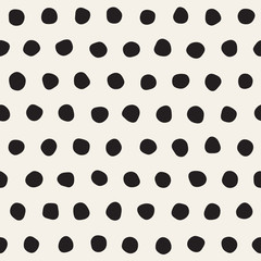 Rough Line Hand Drawn Circles. Vector Seamless Black and White Pattern.