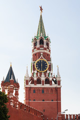 Fototapeta na wymiar Spasskaya Tower with clock in Kremlin