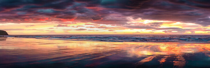 Colorful panorama of sunset on the beach near Grundarfjordur tow - obrazy, fototapety, plakaty