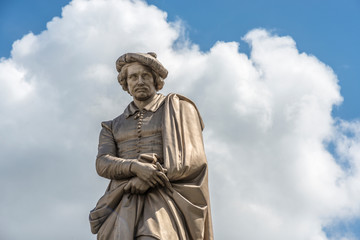 Fototapeta premium Rembrandt statue in Amsterdam, Netherlands