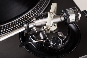 Setting weight and anti-skating customization on turntable