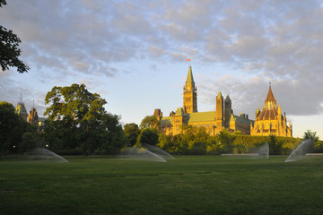 The Parliament of Canada seated at Parliament Hill in the national capital, Ottawa, Ontario
 - obrazy, fototapety, plakaty