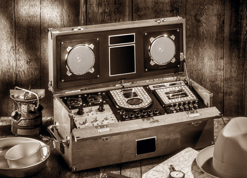 vintage radio receiver