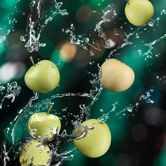 Fototapeta na wymiar apples fruits and Splashing water