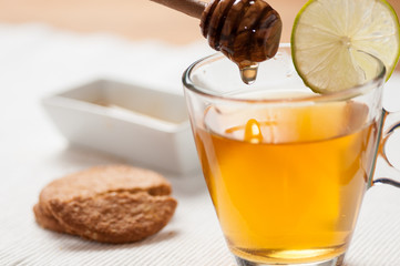 tea with honey and lemon