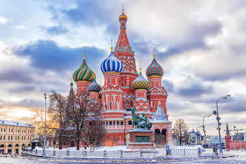 Fototapeta na wymiar winter view of the St. Basil's Cathedral in Moscow