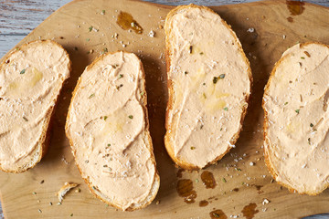 Sandwiches with tuna pate
