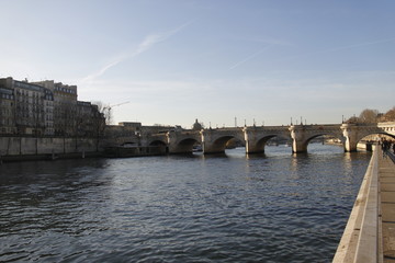 Fototapeta premium Pont Neuf sur la Seine à Paris