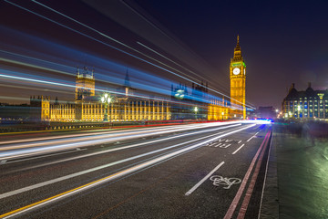 Fototapeta premium London Big Ben and traffic on Westminster Bridge