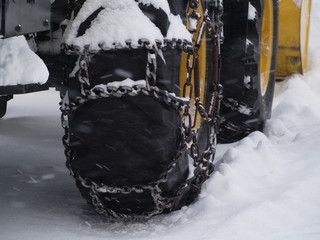 除雪車　タイヤのクローズアップ