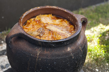 Svadbarski kupus - Traditional Serbian Cabbage Stew in earthenware jar
