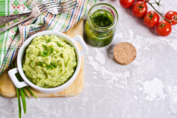 Green mashed potatoes
