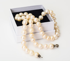 Natural pearl white beads