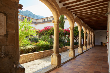 El Convento de los Sagrados Corazones, Kloster Kreuzgang in Soller, Mallorca, Spanien