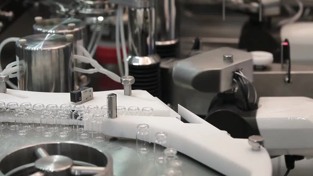Steriline isolators equipment, robotic asepting compounding system