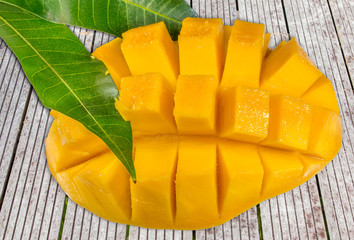 tranche de mangue mûre 