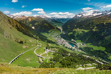 Blick auf Airolo vom St. Gotthard Pass