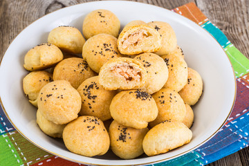 Cheese balls with salmon filling