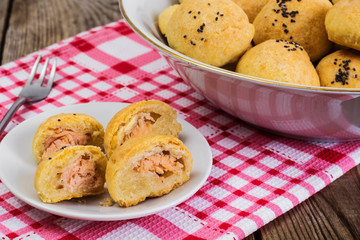 Cheese balls with salmon filling