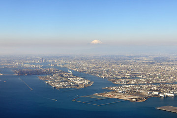 東京湾上空から見た富士山
