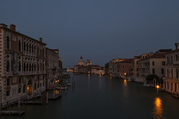 Fototapeta na wymiar Venedig bei Nacht