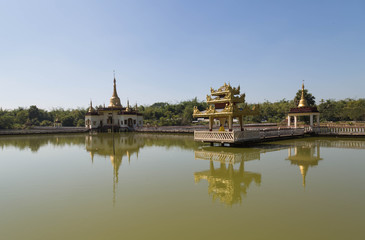 Fototapeta na wymiar Swe pagoda in Twante, Myanmar