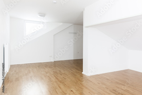 "Leeres Zimmer" Stockfotos und lizenzfreie Bilder auf Fotolia.com