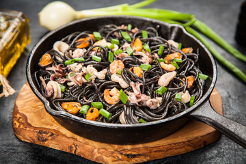 Black spaghetti with seafood