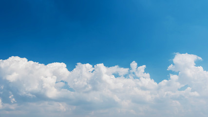 Fototapeta na wymiar Cumulus cloudscape with blue sky panorama