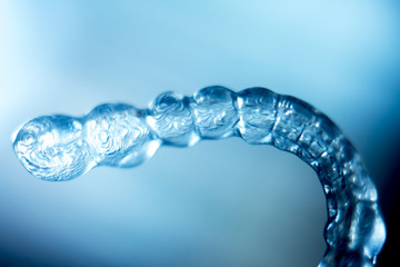 Invisible orthodontics brackets