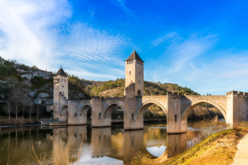 Fototapeta na wymiar Pont Valentré sur le Lot à Cahors, Occitanie, France