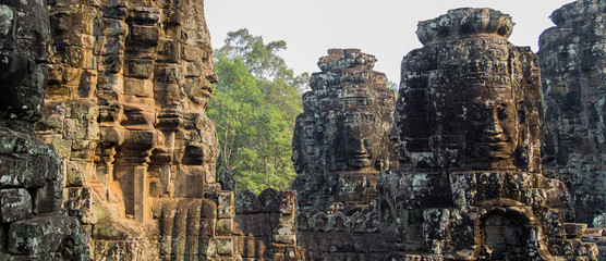 Gesichter-Säulen im Bayon, Angkor, Kambodscha