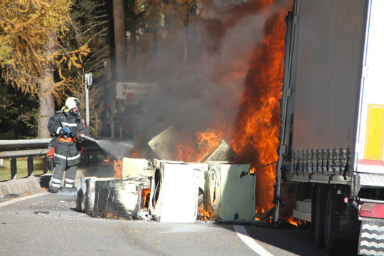 incendie de camion au Col du Simplon