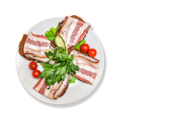 Bacon with herbs and tomatoes